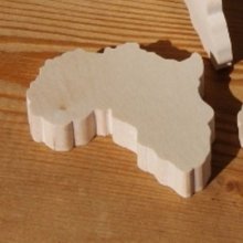 Figurita mapa de África ht6cm espesor 7mm madera maciza de arce hecho a mano