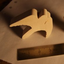 Figurita de pájaro, paloma, tórtola miniatura en madera