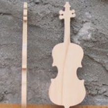Figurita de cello 9cm lg 3mm grosor