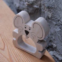 Servilletero ratón, hecho a mano en madera maciza
