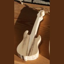 Guitarra eléctrica de 15 cm en madera de abedul para colgar en el árbol