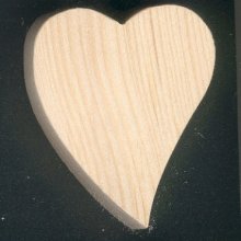 Corazón de madera de 5 x 5,5 cm con forma inclinada