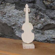 viola da gamba de madera sobre una base, centro de mesa para boda, tema musical