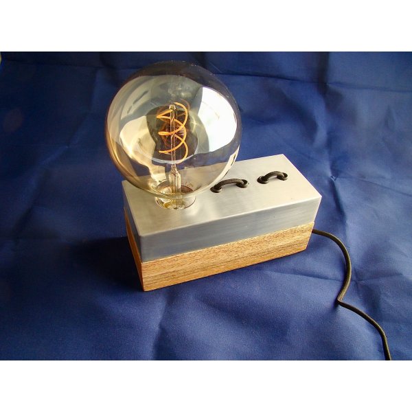 L&aacute;mpara de escritorio de dise&ntilde;o