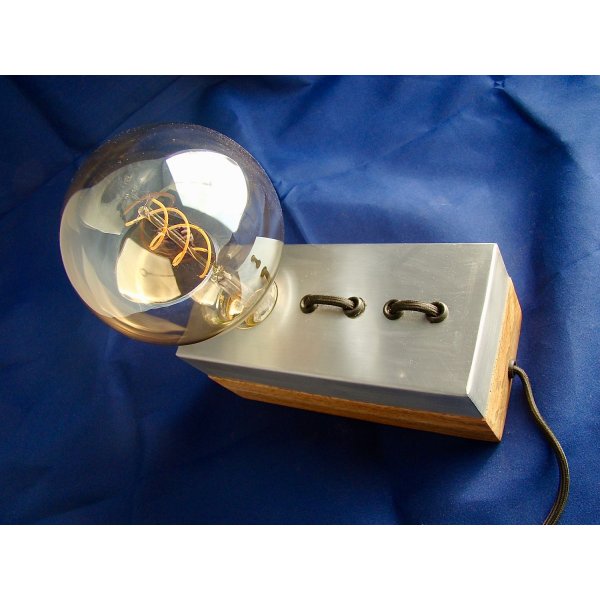 L&aacute;mpara de escritorio de dise&ntilde;o