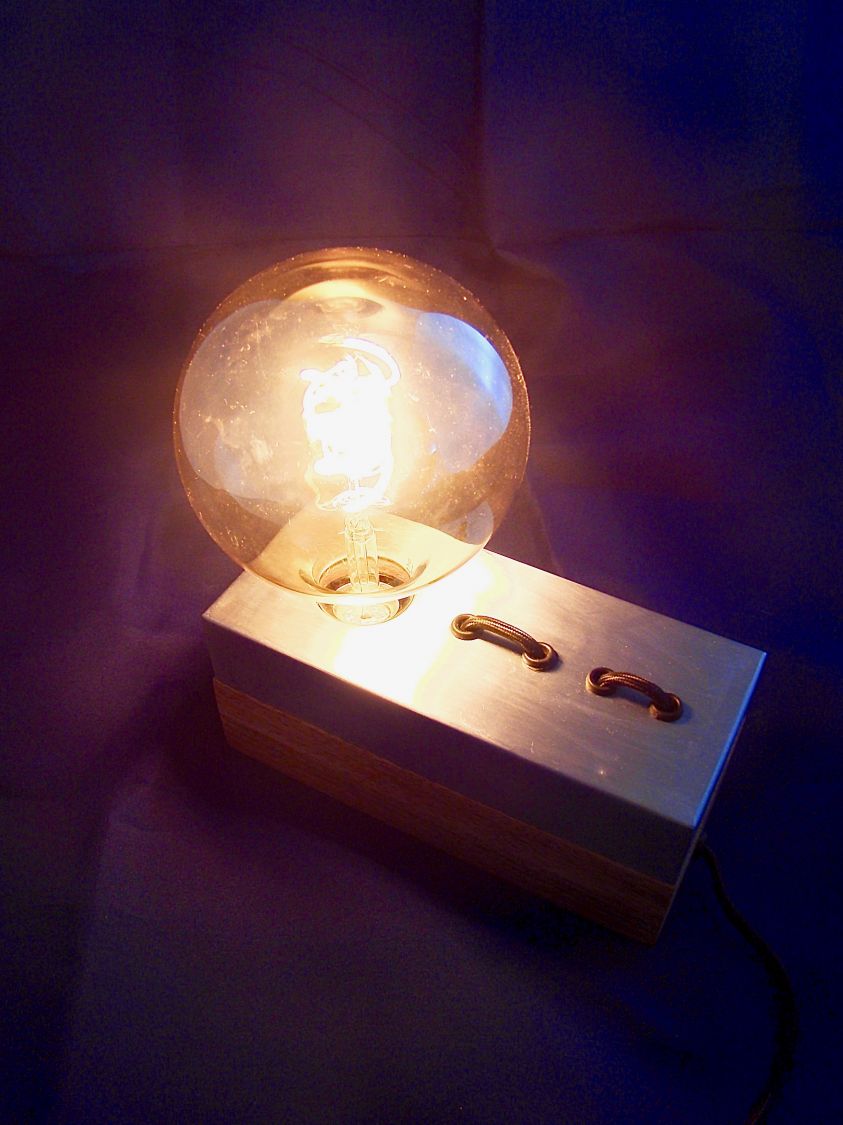 Lámpara de escritorio de diseño
