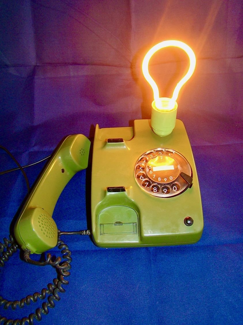 Lámpara de teléfono estilo años 80 Herr Kommissar 