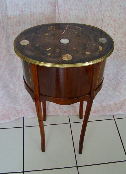 C&oacute;moda peque&ntilde;a Tempus Fugit 