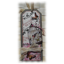 Shabby chic ou rétro pour ce tag carte gris rose et dentelle  "Especially for you" aux papillons 3D colorisés encre distress