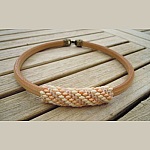 Collier en kit Cuir Regaliz naturel et perles Nude