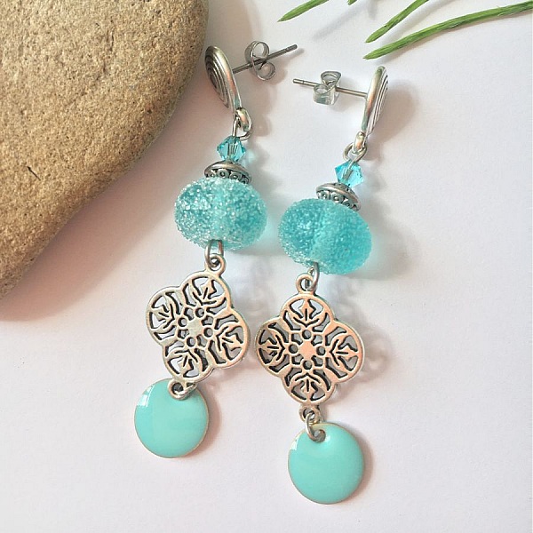 pendientes con cuenta efecto cielo azul truquoise dulce en vidrio hilado a mano