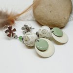 pendientes beige colores de moda y verde almendra con abalorios hechos a mano 