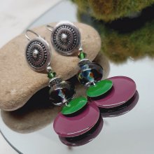 pendientes para orejas perforadascolores originales verde y morado y ajuste perfecto en cuentas de vidrio