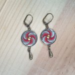 Pendientes en espiral rojos