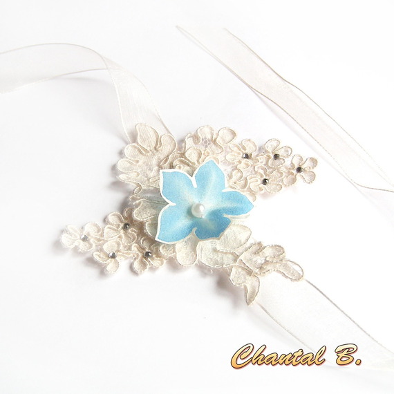 Pulsera de encaje marfil con flor de seda azul y strass brazalete de novia