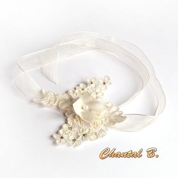 Pulsera de encaje marfil con flor de seda azul y strass brazalete de novia