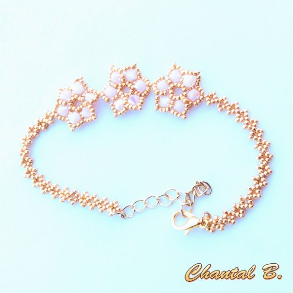 pulsera de novia con perlas rosas tejidas y oro