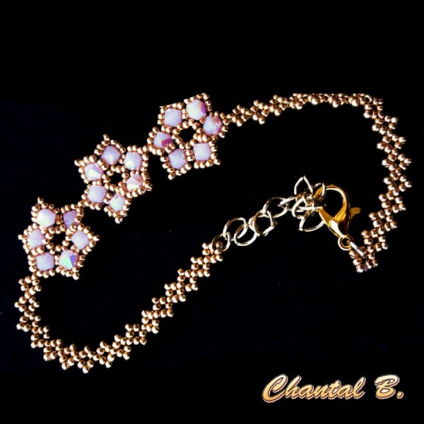 pulsera de novia con perlas rosas tejidas y oro