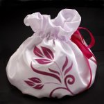 Bolso de boda Flores fucsia Satén blanco 