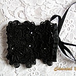 Bracelet dentelle manchette de soirée dentelle noire en relief rebrodée main perles Alice