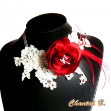 collar de boda encaje marfil satén rojo flor y plumas 