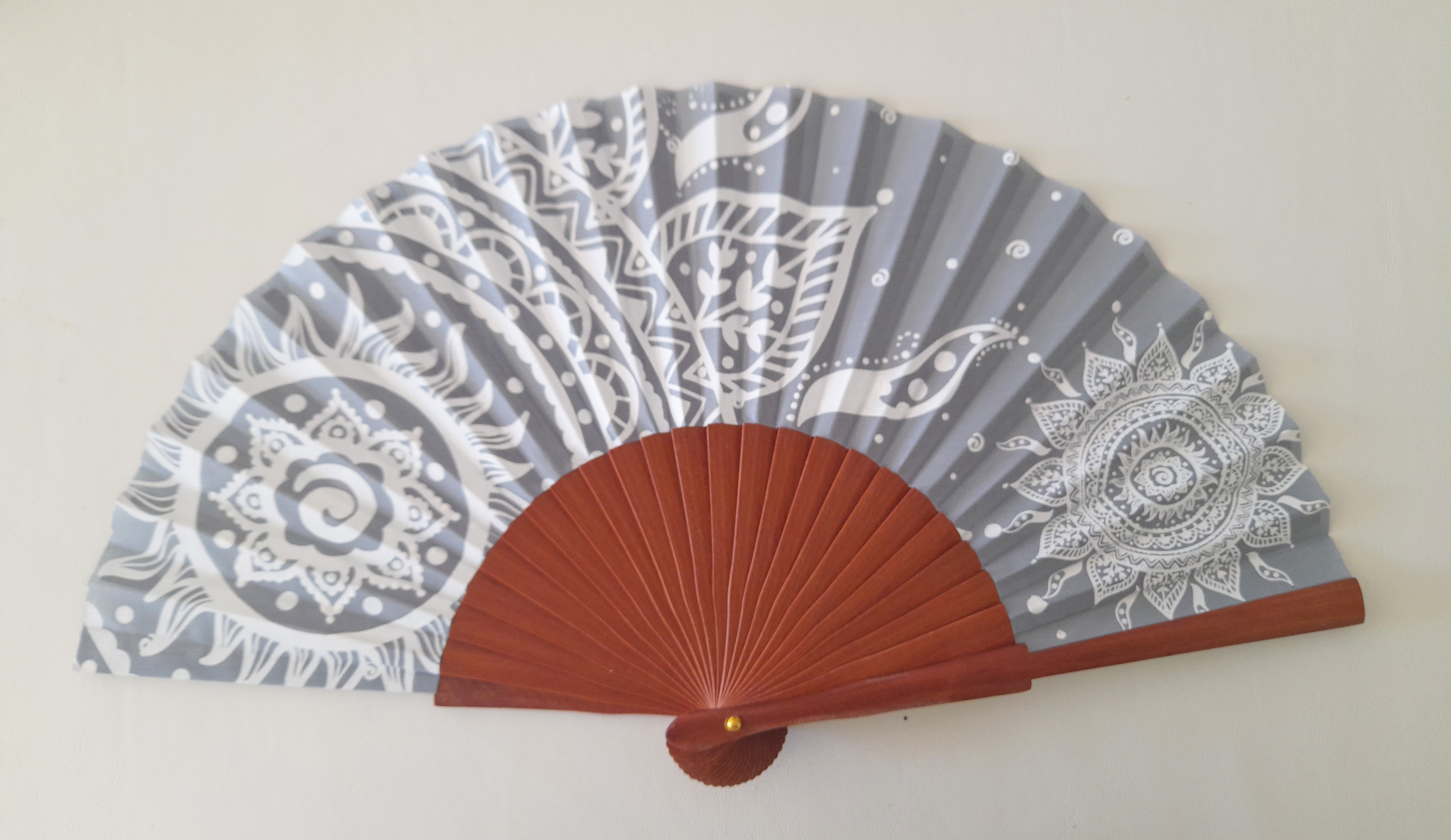 Eventail en coton peint &aacute; la main " Bora Bora"