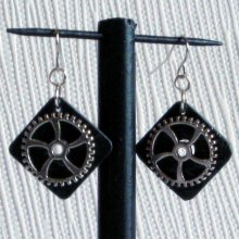 Pendientes steampunk de pizarra para orejas perforadas, Creación única