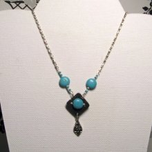 collier pendentif breloque style baroque turquoise sur chaine fantaisie