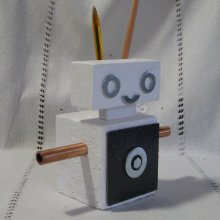 Estuche Robot de Madera y Pizarra, creación única y original