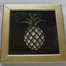 Piña sobre pizarra, creación única