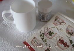 Materiales para decorar una taza en Navidad