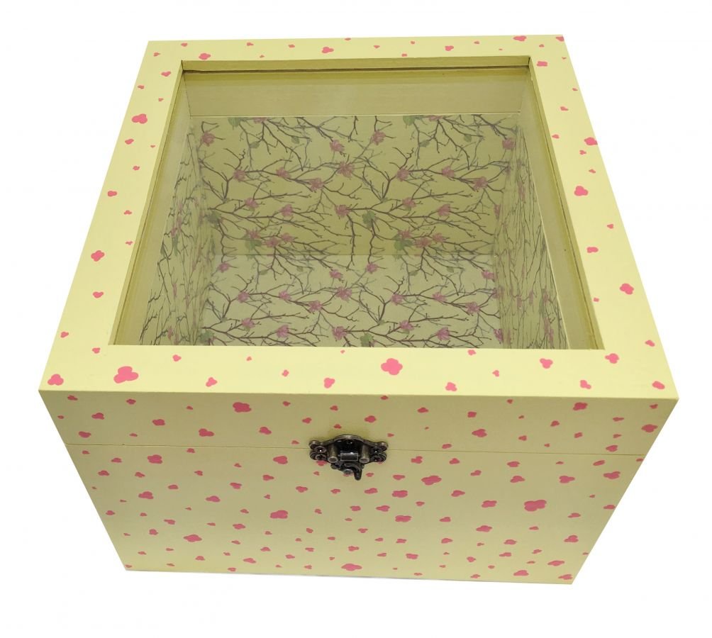 Caja de madera con tapa de cristal. Modelo : sakura amarillo