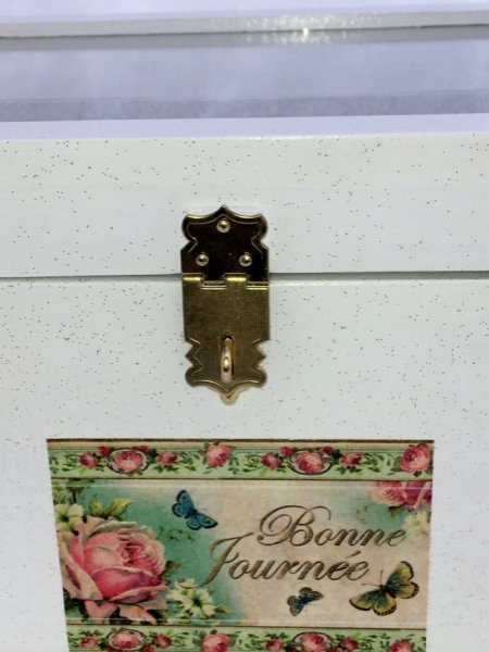 Caja de madera con tapa de cristal. Modelo : good day