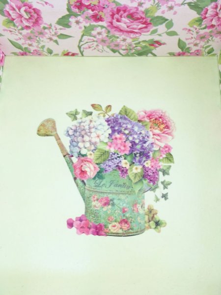 Caja de madera con tapa de cristal. Modelo : rosaleda