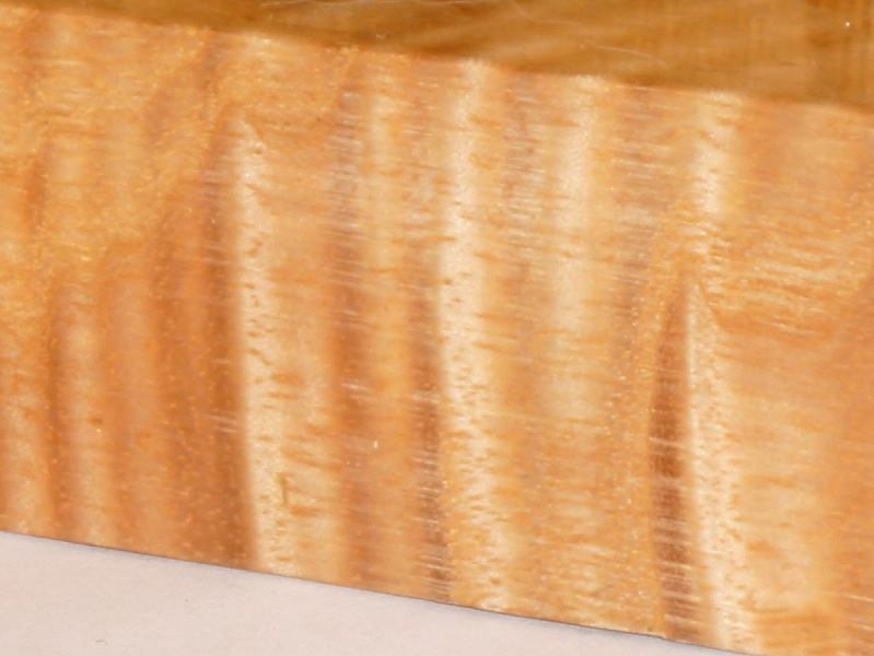 Librer&iacute;a de madera maciza " Les Chats " en casta&ntilde;o, fresno y roble