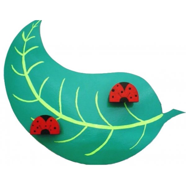 Perchero y portal&aacute;pices Mariquita y hoja