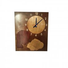 Reloj gigante de madera 'El beso