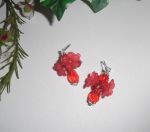 Pendientes flor roja con cuentas de cristal