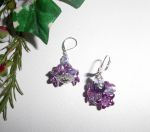 Originales pendientes de flores y violetas con cuentas de cristal