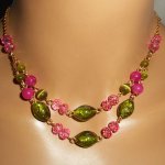 Collar de cristal de Murano y cristal rosa y verde sobre cadena de acero