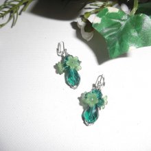 Originales pendientes flor con cuentas de cristal verde