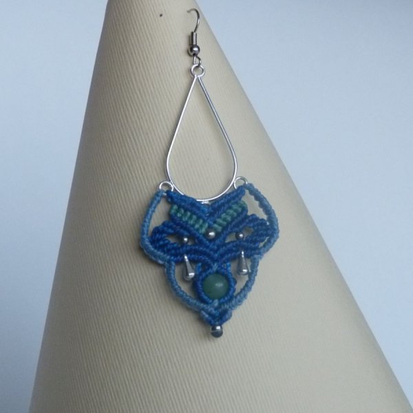 Pendientes en micromacram&eacute; azul/azul celeste/verde turquesa