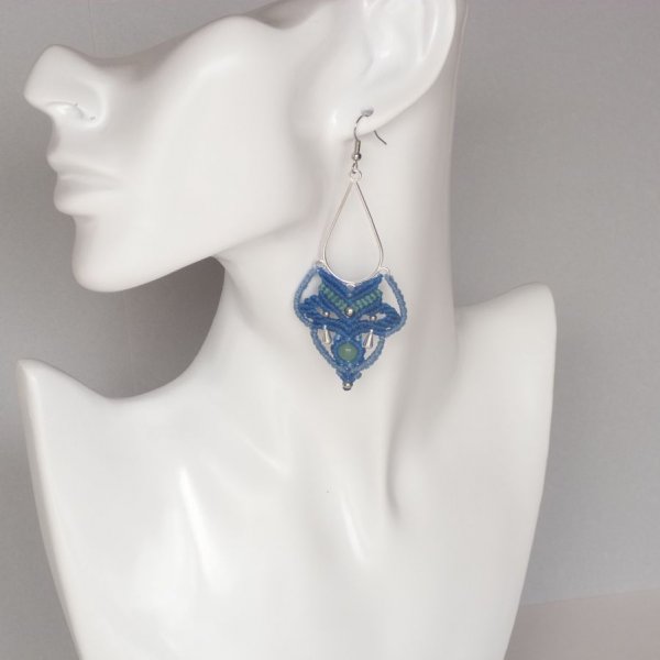Pendientes en micromacram&eacute; azul/azul celeste/verde turquesa