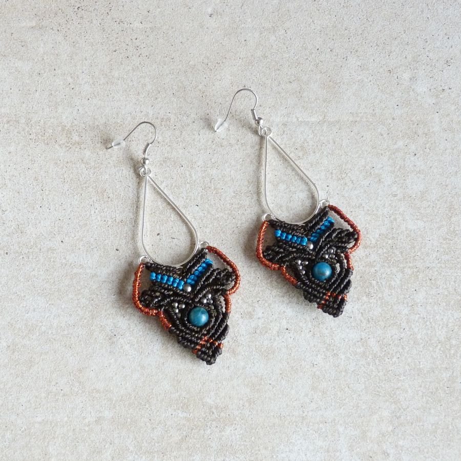 Pendientes de micromacramé marrón, azul turquesa y cobre