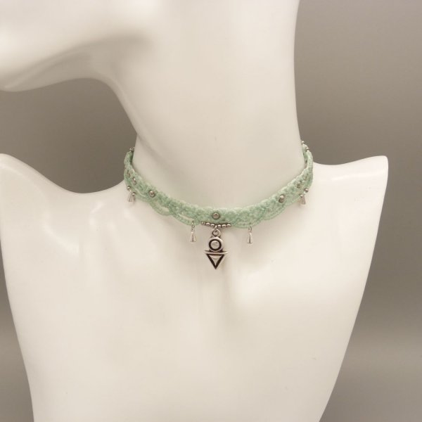 Collar gargantilla micro macram&eacute; verde menta agua