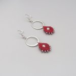 Pendientes rojos de micromacramé  