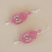 Pendientes de micro macramé rosa con ganchos de plata 925