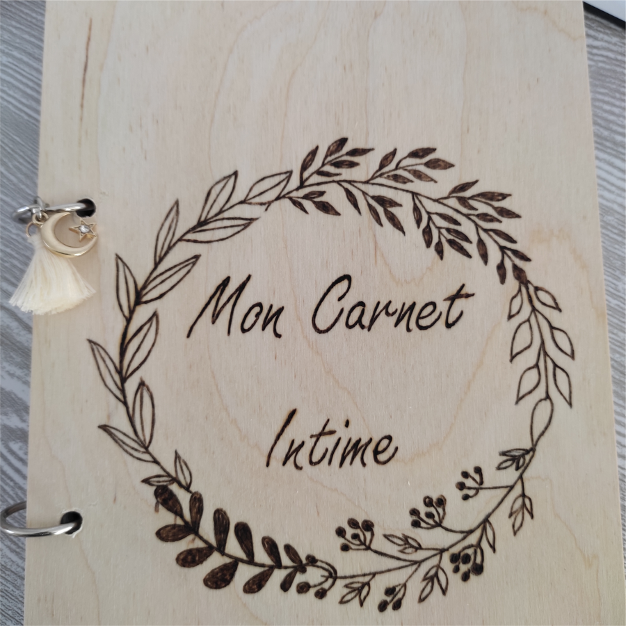 Cuaderno íntimo, tapa de madera pirograbada (hecho a mano), personalizable