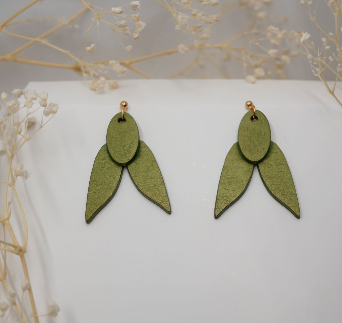 Pendientes de madera Cigarradas verde brillante