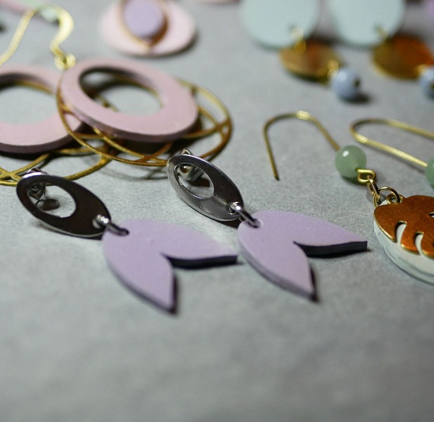 Boucles d'oreilles pendantes g&eacute;om&eacute;triques en bois parmes 